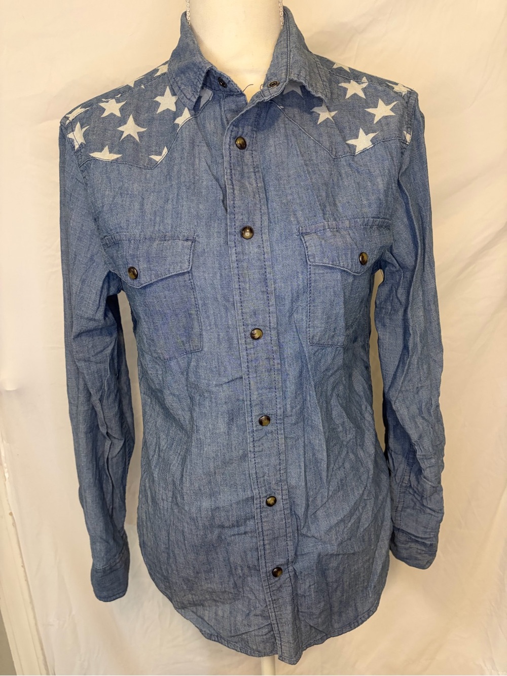 Mossimo supply company Chambray Western shirt - men’s small - pearl snaps